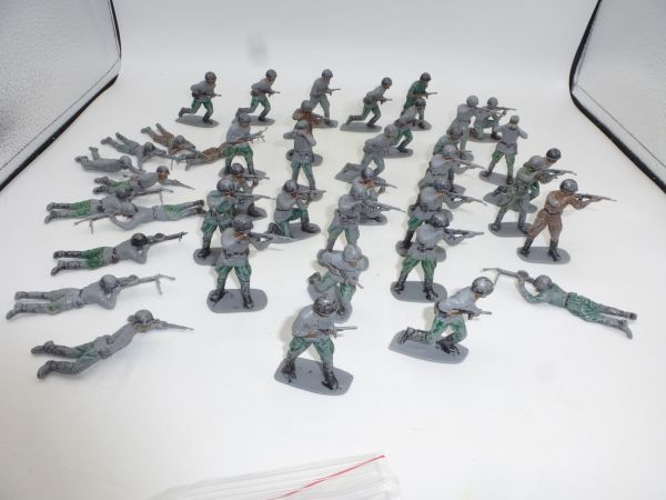 Airfix 1:32 40 soldiers Russian Infantry (incl. 2 officers) - painted