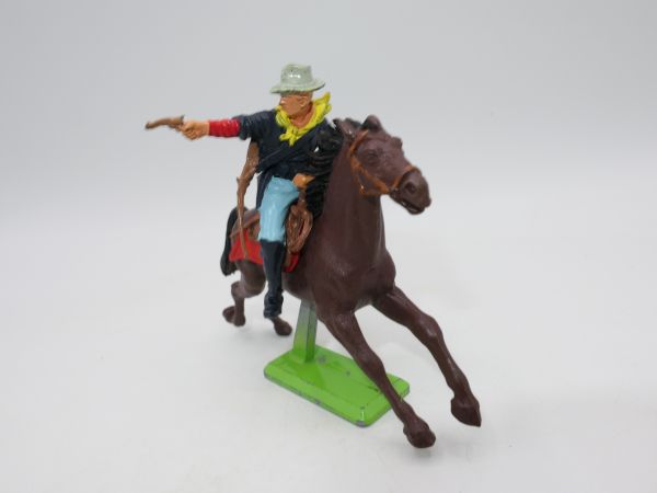 Britains Deetail Soldier 7th cavalry riding, firing pistol