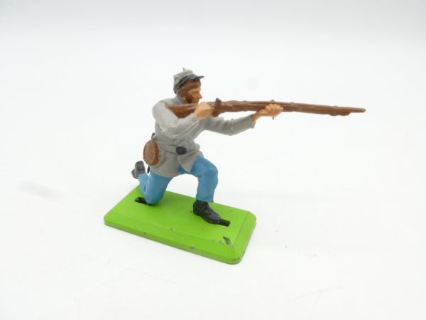 Britains Deetail Confederate Army soldier kneeling firing (moving arm)
