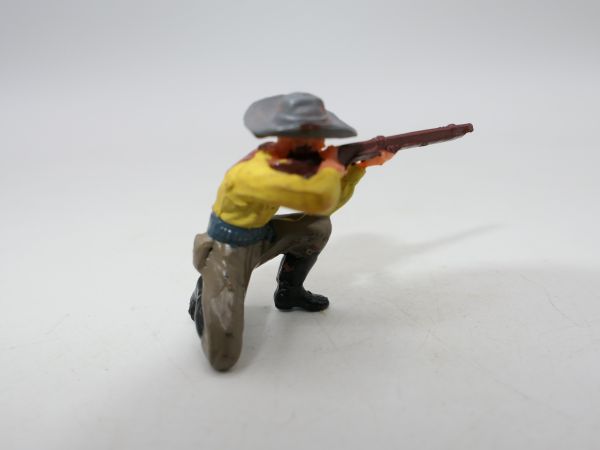 Elastolin 4 cm Cowboy kneeling shooting, yellow, No. 6964 - see photos
