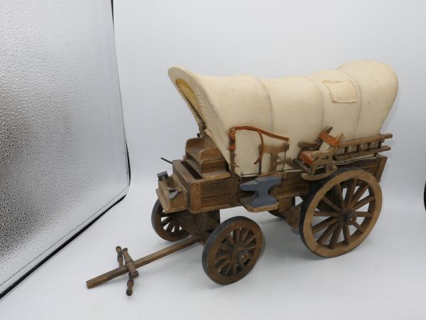 Showcase item / Decoration item: Large covered wagon (length 28 cm)