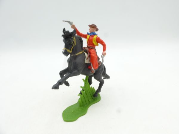 Britains Swoppets Cowboy riding with 2 pistols (1 shooting), made in HK