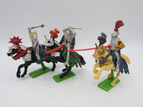 Britains Deetail 3 knights on horseback - nice group