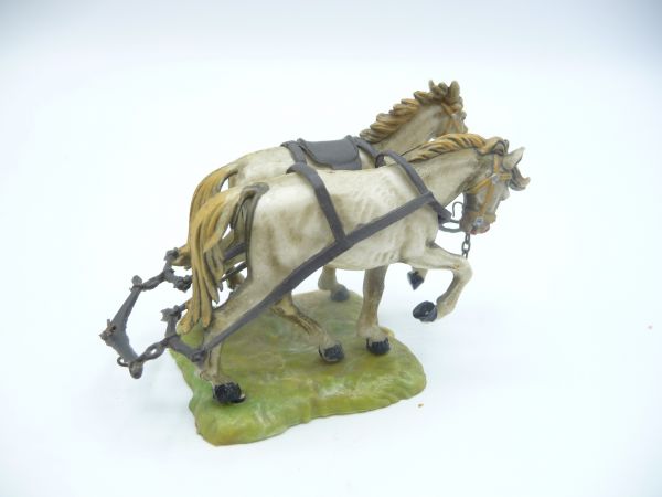 Elastolin 4 cm Horse and cart, No. 9872 - one foot has detached from the base plate