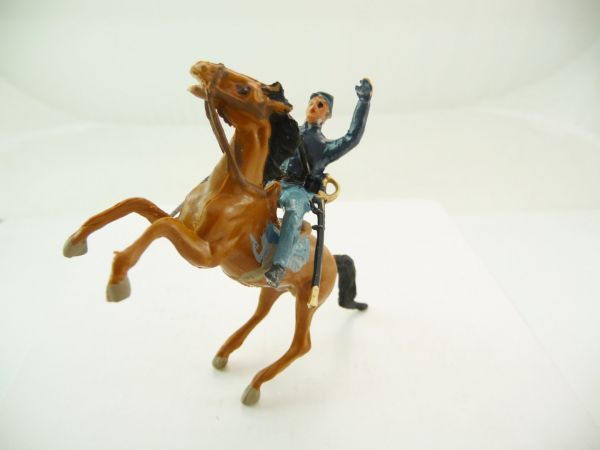 Merten 4 cm Union Army soldier with rifle, on rearing horse
