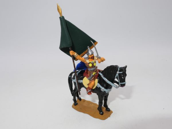 Hun rider with flag, cape + scimitar - great modification to 4 cm series