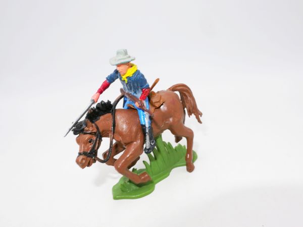 Britains Deetail Soldier 7th Cavalry on horseback with sabre + rifle