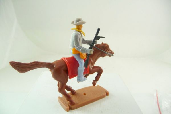 Plasty Confederate Army soldier riding with pistol + rifle