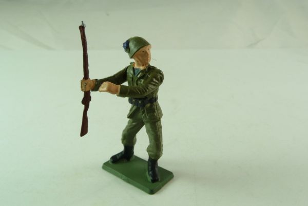 Starlux Soldier "Bersagliers", looking left with rifle