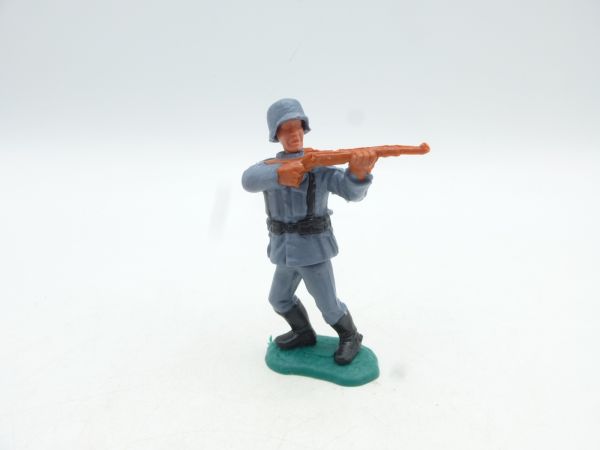 Timpo Toys German standing shooting, removable helmet