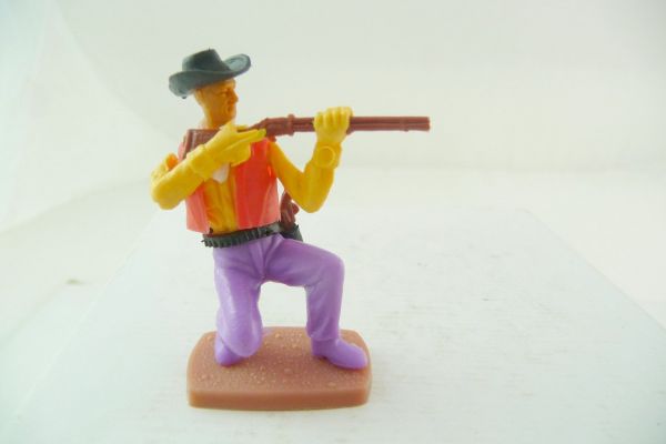 Plasty Cowboy kneeling firing (loose rifle)