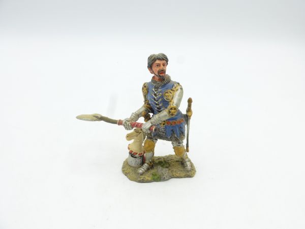 Knight lunging sideways with large battle axe, 7 cm size