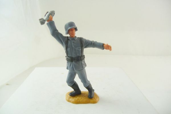 Timpo Toys Deutscher Soldat, Granate werfend, fester Helm