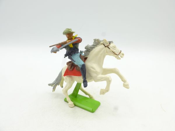 Britains Deetail US cavalryman running, shooting rifle over sabre