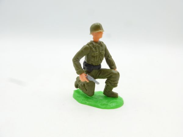 Elastolin 5,4 cm Soldier kneeling with pistol