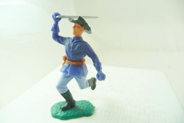 Timpo Toys Union Army soldier 1st version running, striking sabre from above