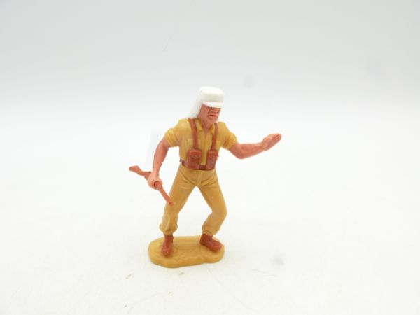 Timpo Toys Foreign legionnaire on foot with rifle, saluting