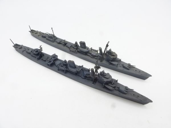 TAMIYA 2 warships (Hibiki + Akatsuki) - assembled