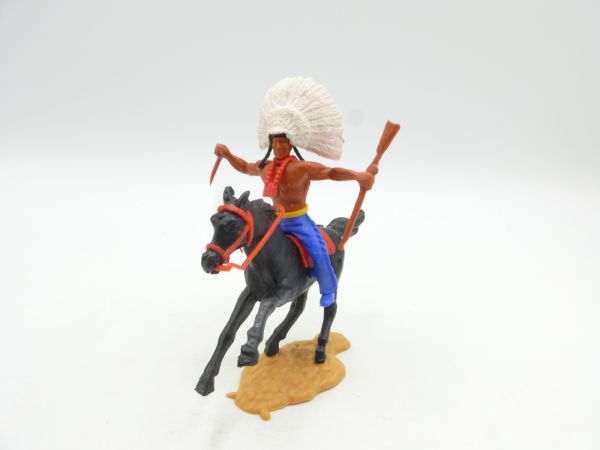 Timpo Toys Chief riding with knife + rifle, short feather headdress