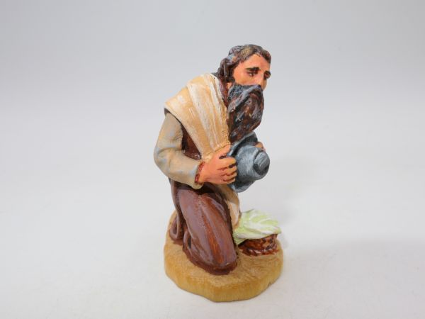 Lepi Nativity figure: Shepherd kneeling with hat, material wood, 8 cm series