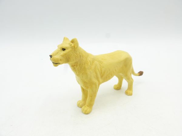 Preiser Lioness standing, No. 5714 - orig. packaging, brand new