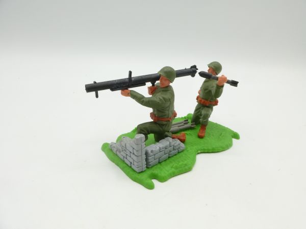 Timpo Toys American / bazooka diorama - with rare black bazooka