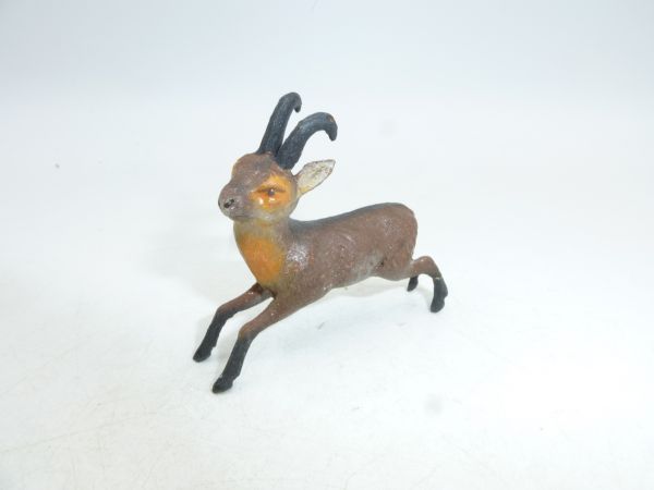 Chamois jumping, height approx. 5 cm - great figure + painting