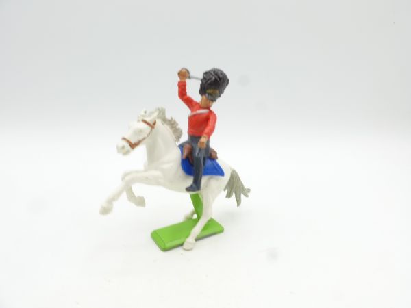 Britains Deetail Waterloo: Soldier on horseback, sabre out, red uniform