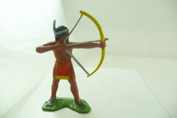 Heimo Indian standing with bow - hard plastic, early version, great figure