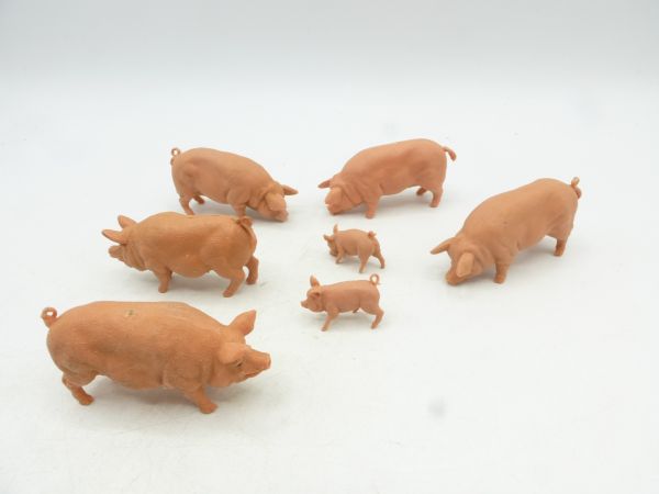 Britains Group of pigs (7 figures)