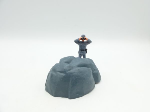 Large stone pile - well fitting to Timpo Toys WW figures