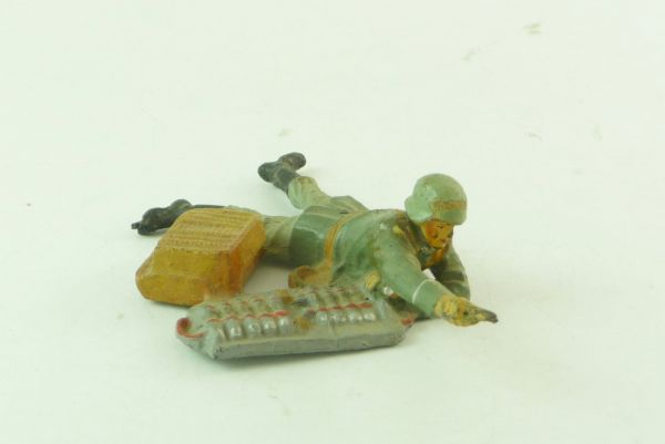 Elastolin Soldat liegend mit Munition - bespielt, s. Fotos