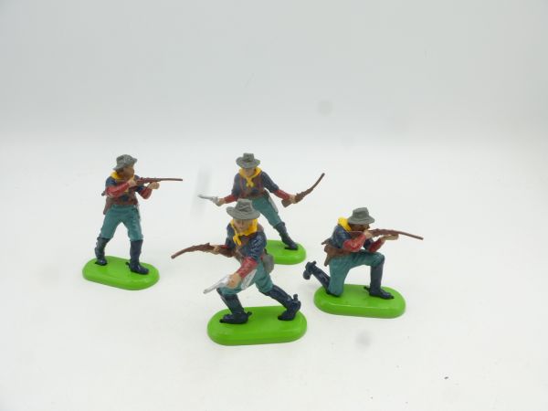 Britains Deetail 4 soldiers 7th cavalry on foot (made in China)