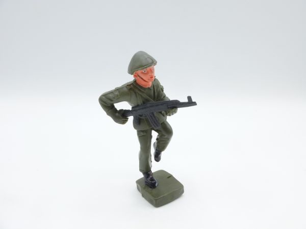 Soldier running with loose original rifle