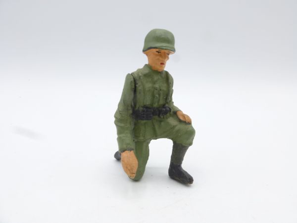 Elastolin Masse Soldat kniend mit beweglichem Arm - sehr guter Zustand