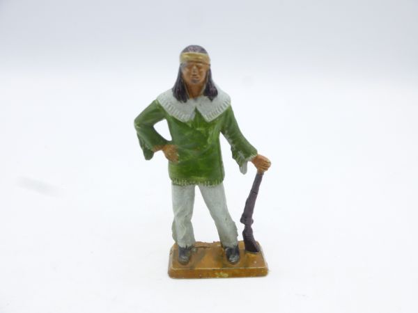 Starlux Indian standing, rifle sideways - early figure