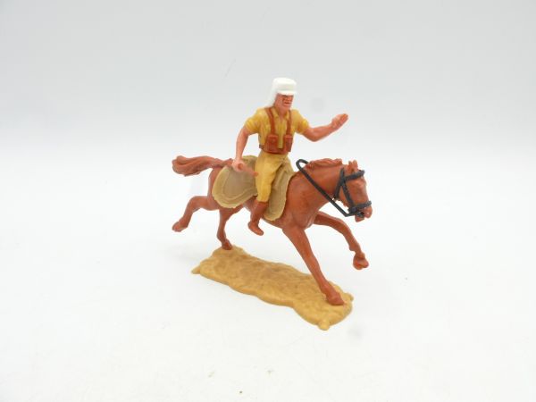 Timpo Toys Foreign Legion: soldier riding with rifle, saluting
