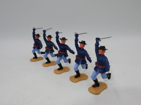 Timpo Toys 5 Northern officers 3rd version running attacking with sword