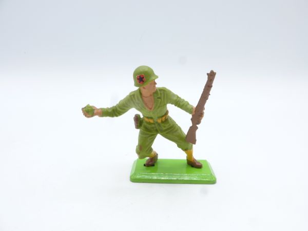 Britains Deetail American soldier 2nd version with hand grenade