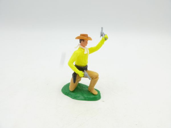 Elastolin 5,4 cm Cowboy kneeling, shooting 1 pistol in the air