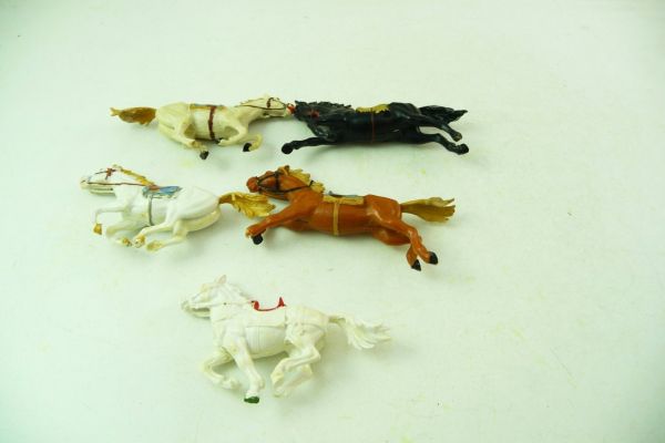 Elastolin 4 cm (damaged) 5 horses without base plates