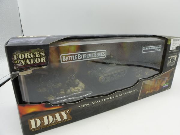 Unimax 1:72 Forces of Valor, D-Day U.S. M4A1 Sherman with Soldiers