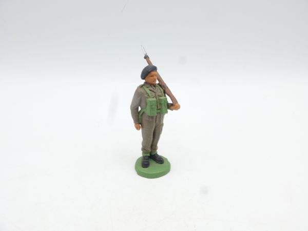 Britains Swoppets English soldier with black beret - unused