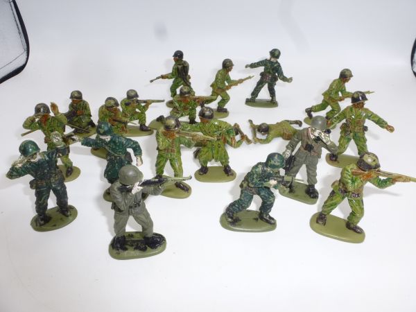 Matchbox 1:32 20 Combat Troops Americans - painted but not defective