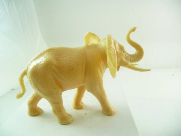 Elephant, trunk up, height approx. 8 cm - good suitable for 4 cm figures