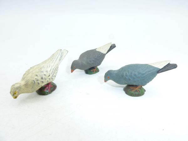 Lineol 3 pigeons pecking (different colours) - brand new