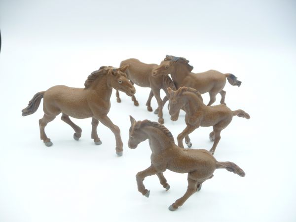 VEB Plaho Gruppe Pferde + Fohlen, braun (6 Figuren)