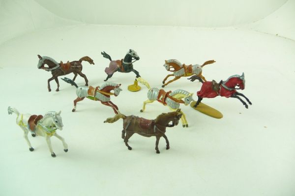 Merten 4 cm 8 knight's horses - used but undamaged
