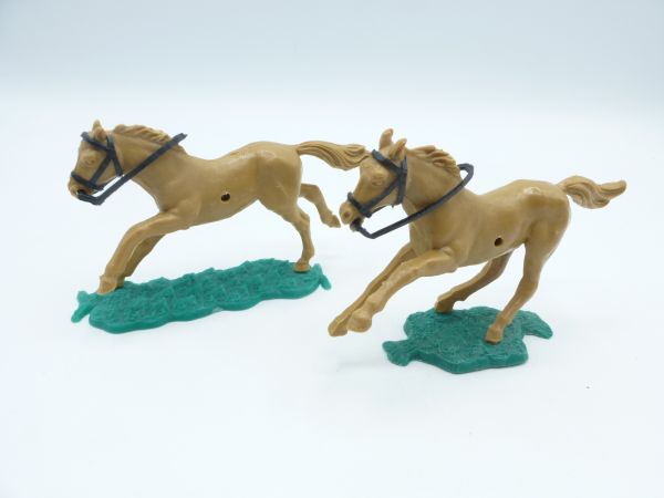 Timpo Toys 2 horses, dark beige with black bridle / reins
