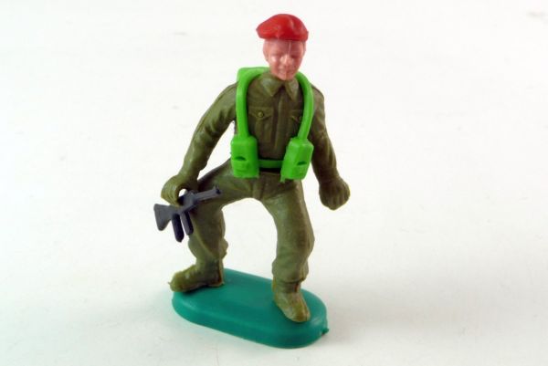 Transogram Englishman with red beret and rifle